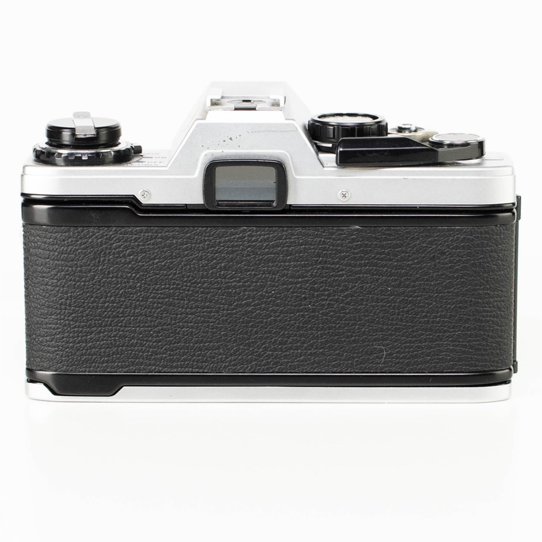 Olympus OM10 Camera | White | Japan | 1979 - 1987 | Not working