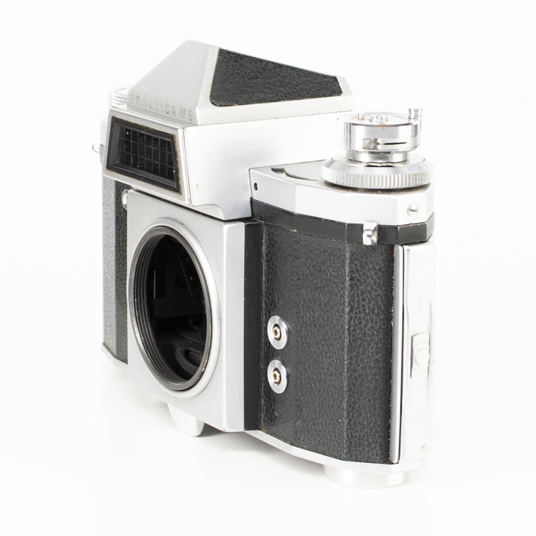 Praktica IV B Camera | Tessar 50mm f2.8 lens | M42 | White | G.D.R | 1961 - 1964