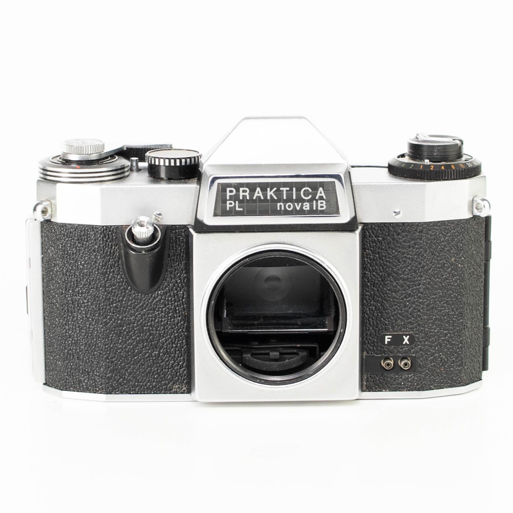 Praktica PL nova 1B Camera | 30mm f3.5 lens | M42 | White | G.D.R | 1967 - 1975