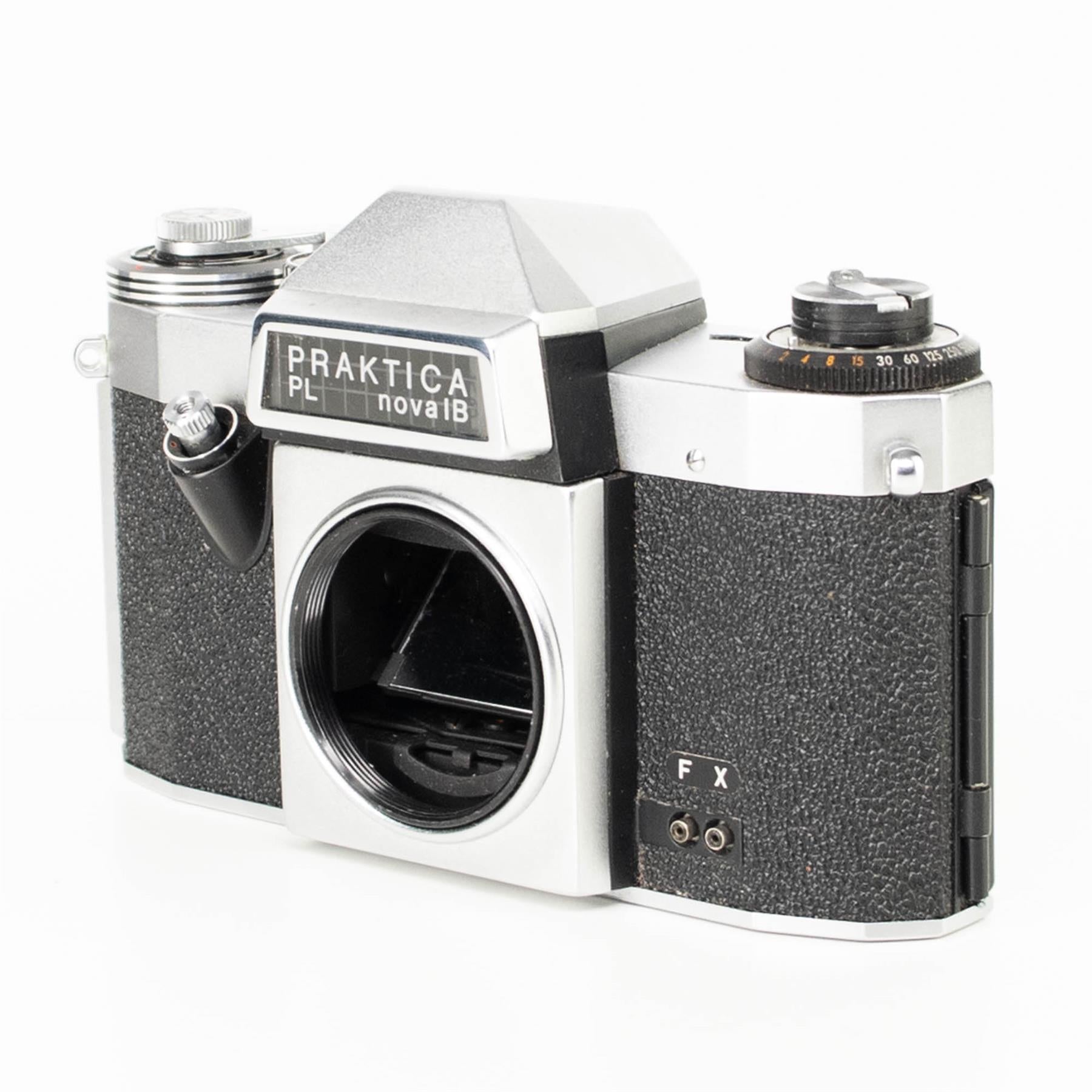 Praktica PL nova 1B Camera | 30mm f3.5 lens | M42 | White | G.D.R | 1967 - 1975