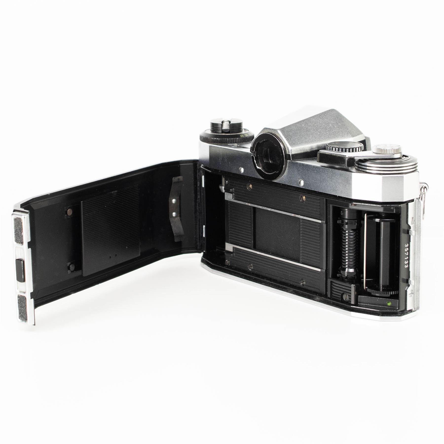 Ptaktica PL nova 1B Camera | M42 | White | G.D.R | 1967 - 1975