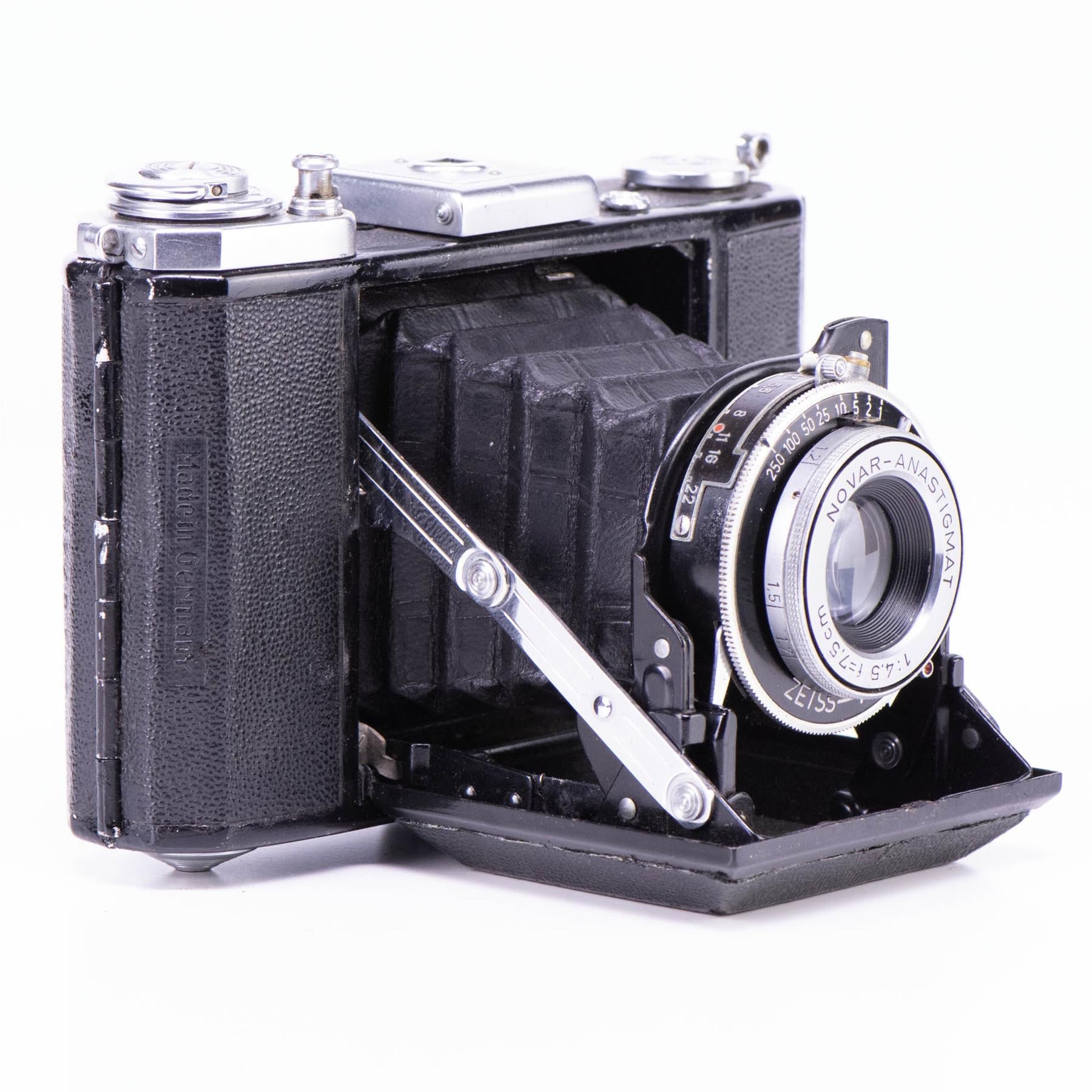 Zeiss Ikon Ikonta 521/16 Camera | 75mm f4.5 lens | Black | Germany | 1938 - 1953