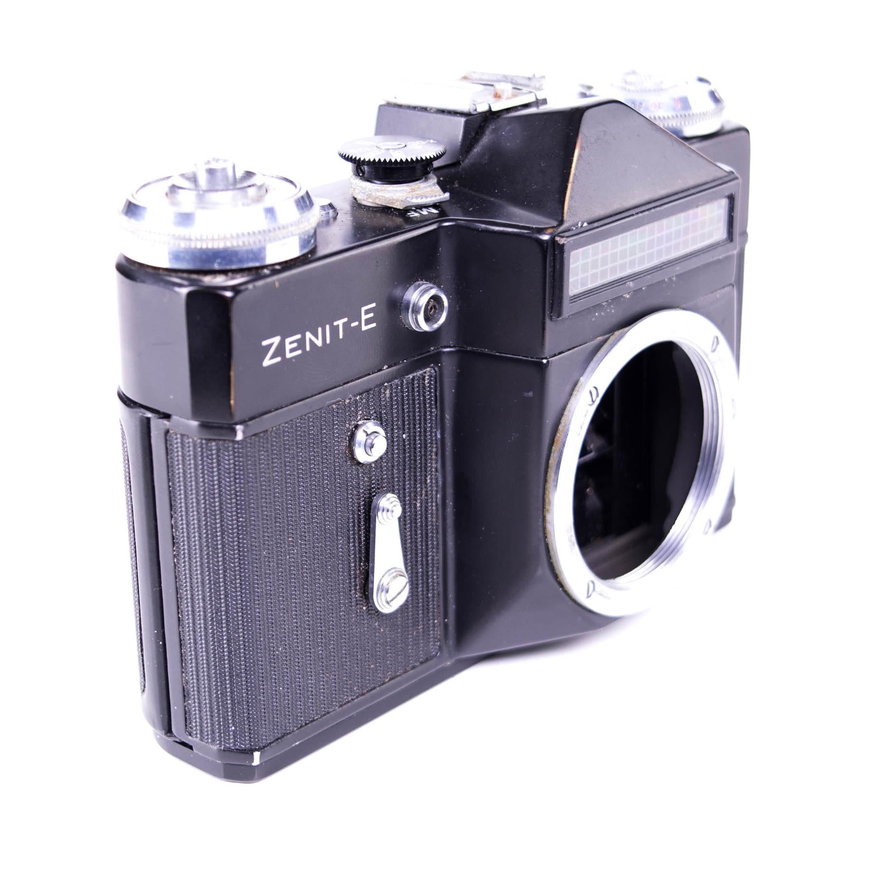 Zemot E Camera Body | Black | M42 | Soviet Union | 1965 - 1982