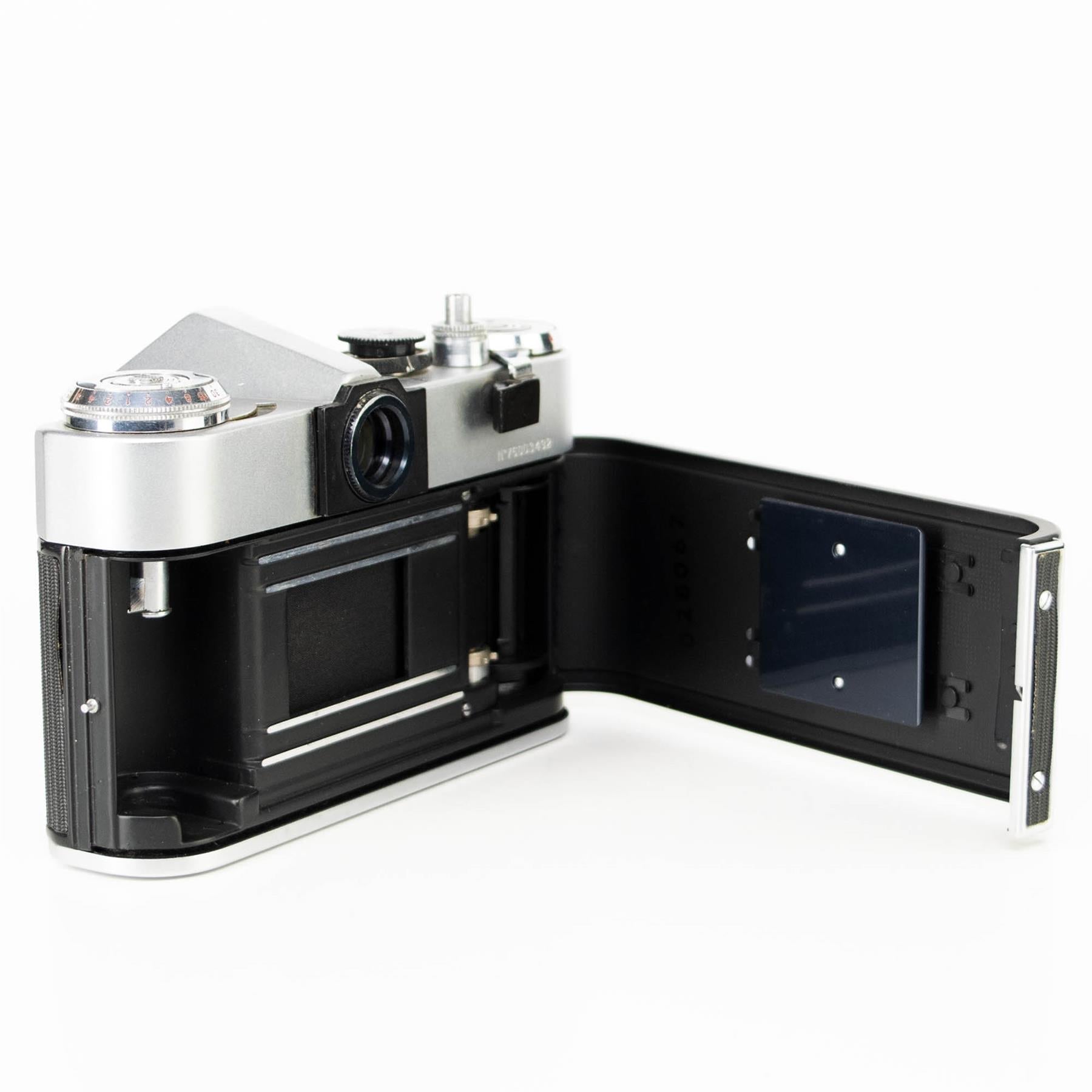 Zenit EM Camera Body | White | M42 | Soviet Union | 1972 - 1984