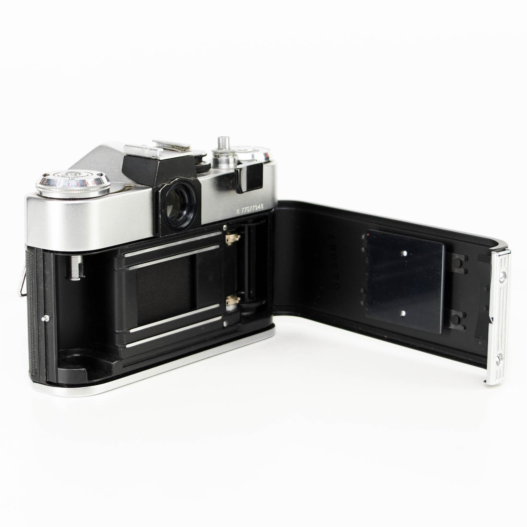 Zenit EM Camera Body | White | M42 | Soviet Union | 1972 - 1984