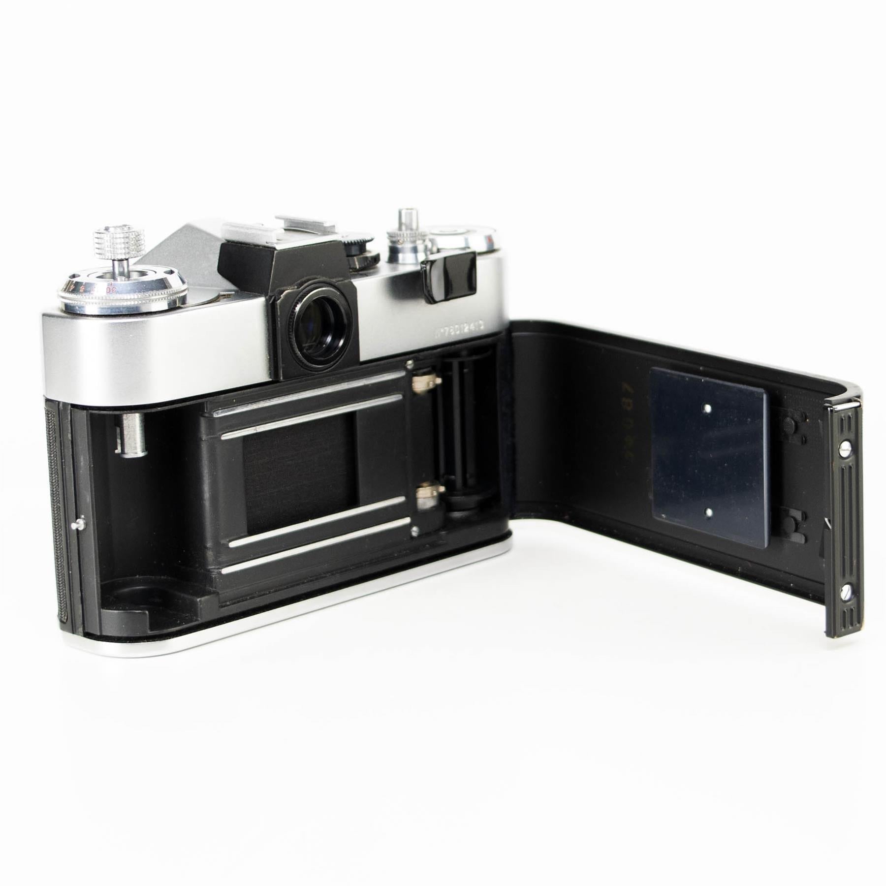 Zenit EM Camera Body | White | M42 | Soviet Union | 1972 - 1984