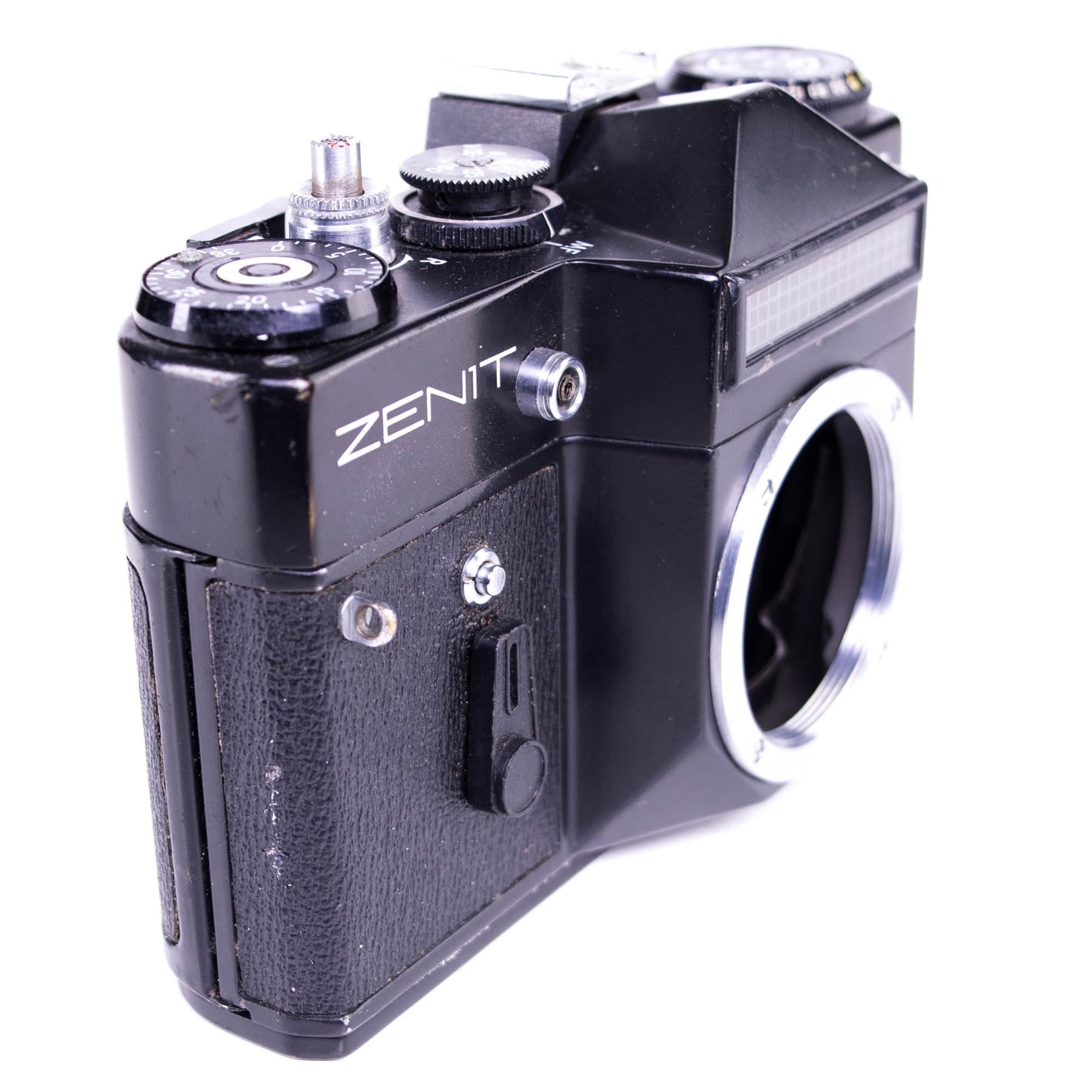 Zenit EM Camera body | Black | M42 | Soviet union | 1972 - 1984