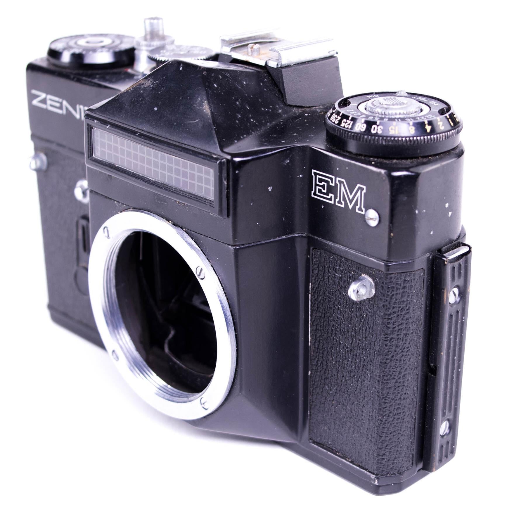 Zenit EM Camera body | Black | M42 | Soviet union | 1972 - 1984