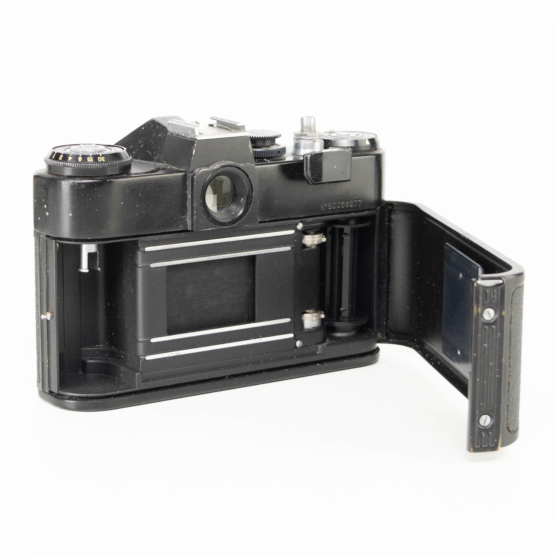 Zenit EM Camera body | Black | M42 | Soviet union | 1972 - 1984